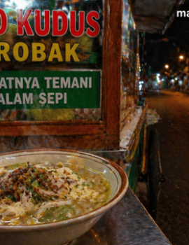 Soto Kudus Gerobak, Hangatnya Temani Malam Sepi
